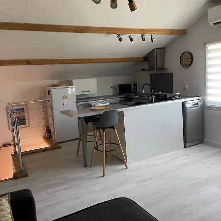 Cosy Avec Terrasse Apartment *