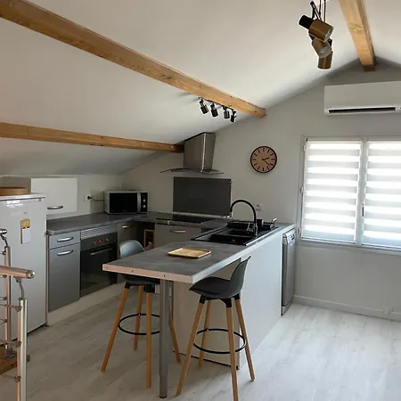 Cosy Avec Terrasse Apartment *
